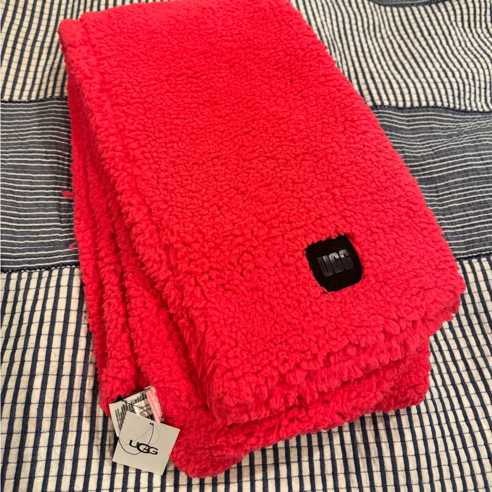 UGG Sherpa Scarf - NWT Cosmo Pink